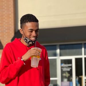 Meet your Posher, Carlos